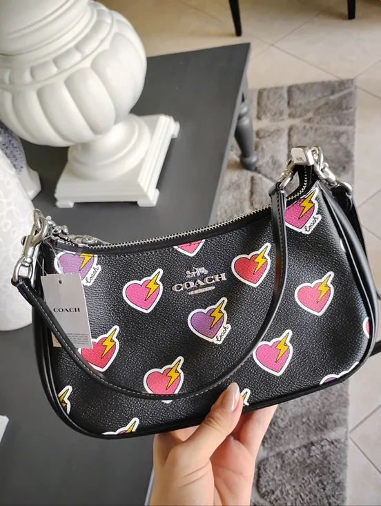 🔥COACH New CY346 Teri Shoulder Bag with Heart Bolt Print Black Multi - Picture 6 of 7